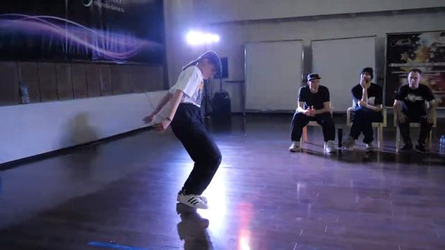 до 13 лет bboy Arty vs bgirl Tsripa - "ALL OPTION" break dance battle смотреть онлайн