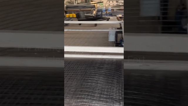 Видео работы станка для производства сварной сетки в рулонах #станки смотреть онлайн