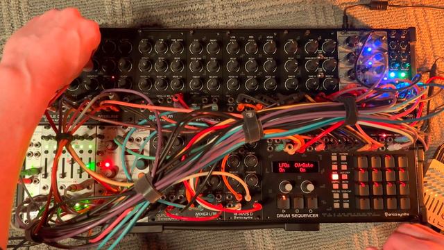 Modified Erica Synths Techno System // Hybrid Strains смотреть онлайн