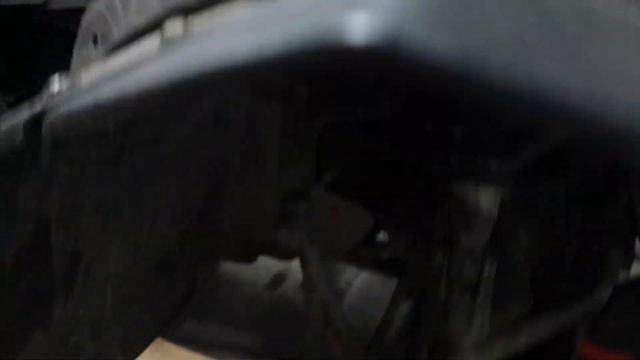 How To: Suzuki King Quad 300 Front Brake Job + Wheel Cylinder Replacement смотреть онлайн