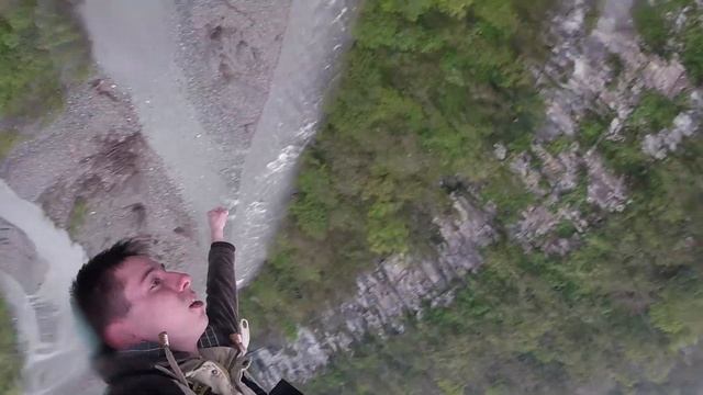 Сочи, Скайпарк. Прыжки с Bungy 207 + 69 смотреть онлайн