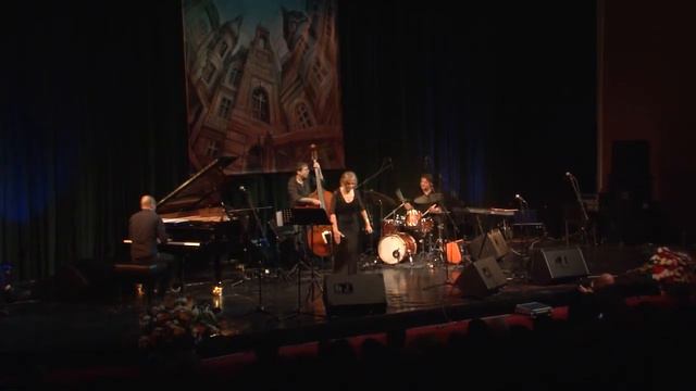 JAZZ FEST 2012 - Йълдъз Ибрахимова 03 смотреть онлайн