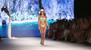 Показ моды нижнего белья