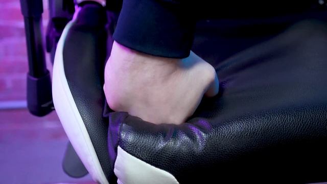 Кресло для самых больших. Обзор игрового кресла Dxracer Sentinel OH/SJ00/NW смотреть онлайн