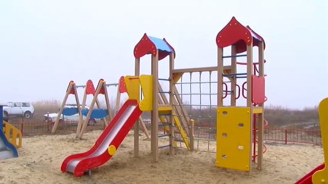 В поселке Дачный оборудуют современную спортивную площадку смотреть онлайн