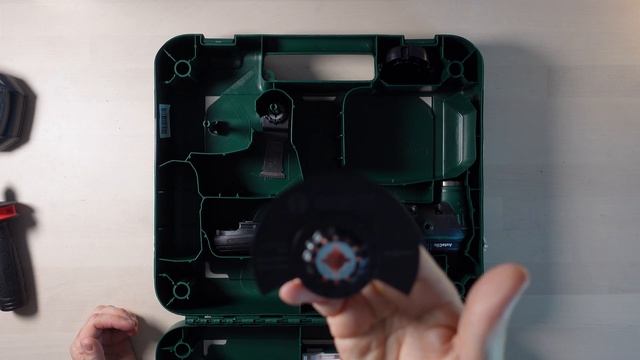 Unboxing and Investigating the Bosch Home and Garden Advanced Multi 18 Multi Tool смотреть онлайн