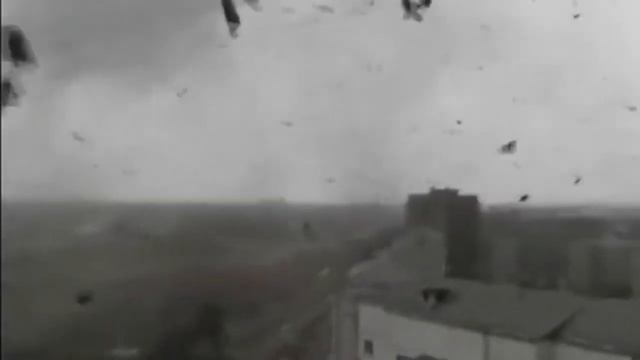 СМЕРЧ или ТОРНАДО? Удивительные видеокадры! смотреть онлайн