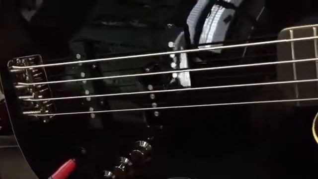 Fender Aerodyne Jazz Bass смотреть онлайн