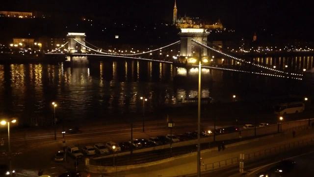 Chain Bridge (Budapest, Hungary) - Time Lapse смотреть онлайн