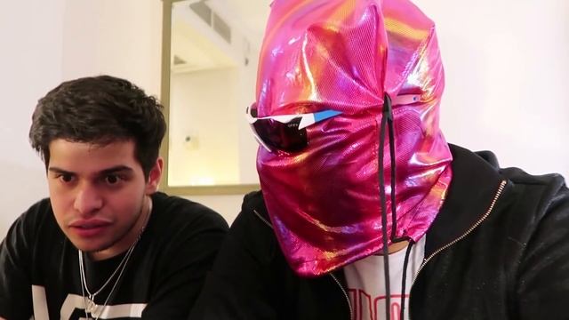 EL POBRE PEDRITO CON EL DEMENTE смотреть онлайн