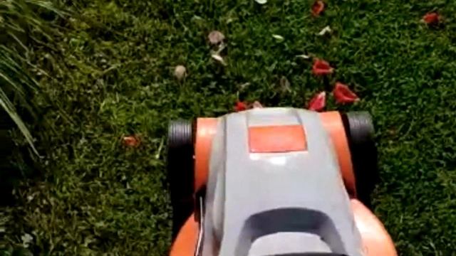 Лучшая бюджетная газонокосилка! Stihl RME 235 смотреть онлайн