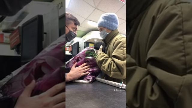 Бабушке 92 года, труженик тыла❤️? смотреть онлайн