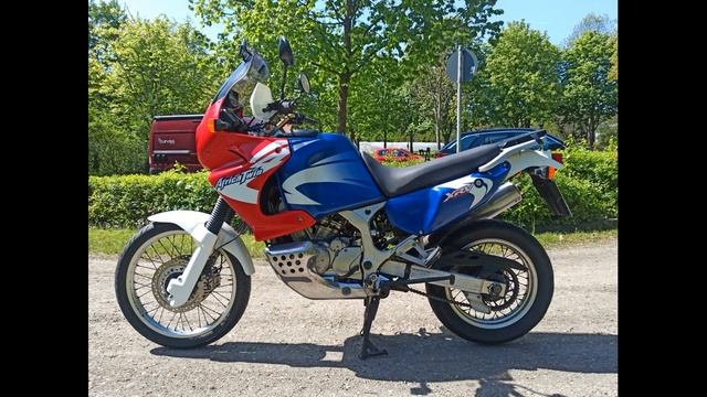 Honda XRV750 Africa Twin RD07   Najlepsze Wrażenia   Polish