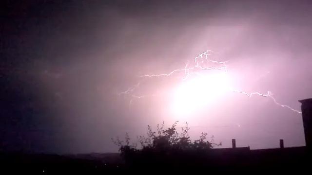 Слово Аллах из молний 0:06 смотреть онлайн