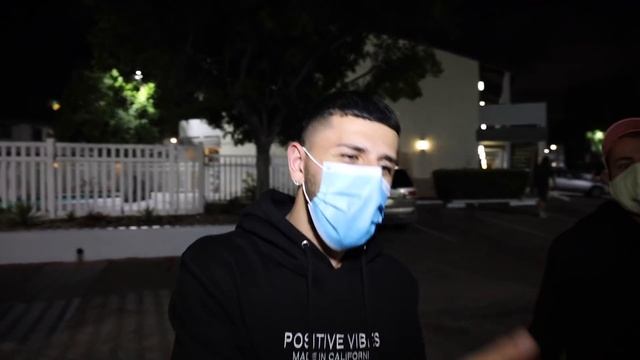 Spending a Night at the WORST REVIEWED HOTEL in my city... **BAD IDEA** смотреть онлайн