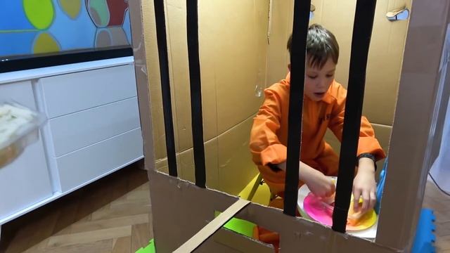 24 Часа в Домиках Катя, Макс и папа