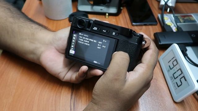 Fuji XE4 is a Street Photography Beast (2022) | Detailed Review with Night Photo,Video, Slow Mo смотреть онлайн