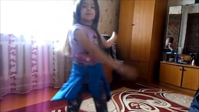 КАК Я ТАНЦУЮ ПОД ПЕСНЮ ЛАДА СЕДАНА БАКЛАЖАН ЭЛВИН И БУРУНДУКИ смотреть онлайн