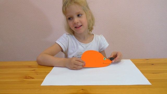 Аппликация. Осенние поделки из цветной бумаги. Как сделать бумажного ежика. смотреть онлайн