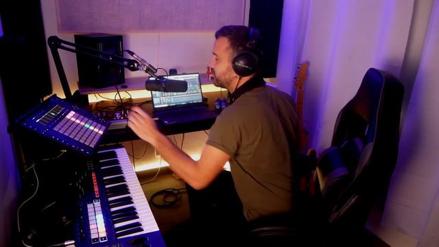 GOD DAMN! Live Looping - Novation Launchkey Mk3 - Ableton Push 2 (Lo-fi House) - Exoterike Harmonia смотреть онлайн