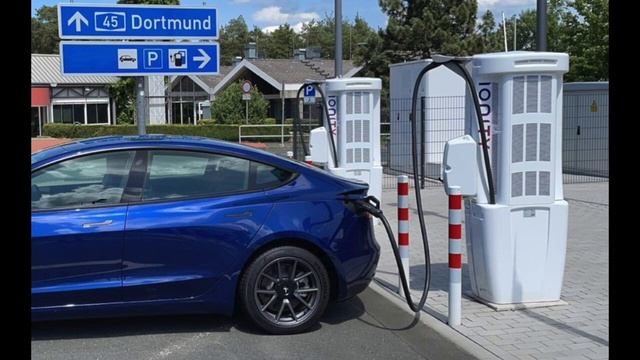 AC und DC laden für „Laien“ einfach erklärt! Also für ganz normale Leute. Für Nicht-Elektriker ;-) смотреть онлайн