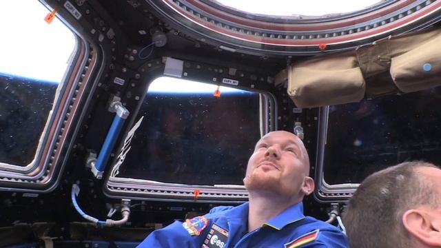 ZERO GRAVITY - MISSION IN SPACE - behind the scenes 1 смотреть онлайн