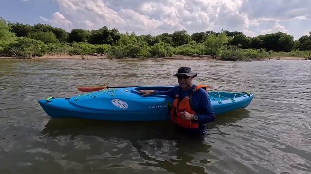 Sit Inside or Sit On Top Kayak? Emotion Cabrio 11 Review смотреть онлайн