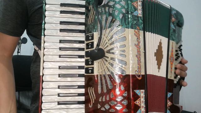 Que Vuelvas / Tutorial Acordeon Teclas / Carin Leon y Grupo Frontera смотреть онлайн