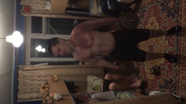 парни качаются в общаге смотреть онлайн