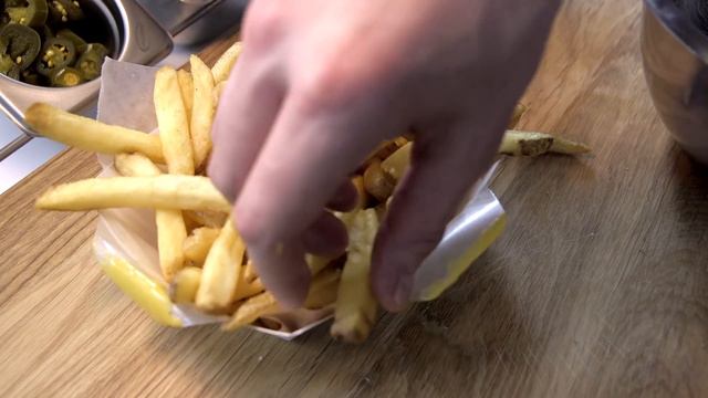 How to Make CHILI FRIES from BEN 10! Feast of Fiction S6 E4 | Feast of Fiction смотреть онлайн