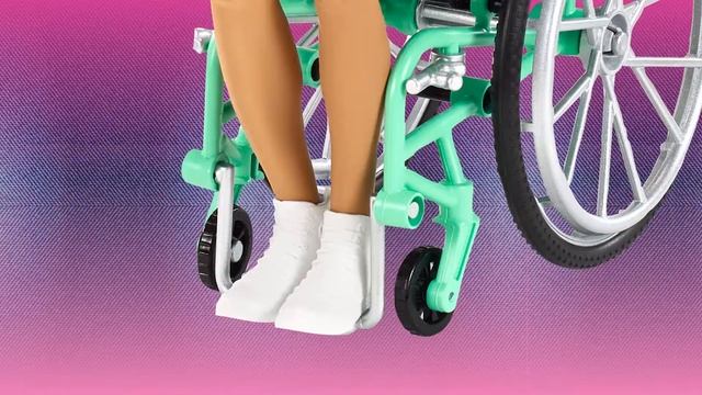 Barbie Ken Fashionistas na wózku смотреть онлайн