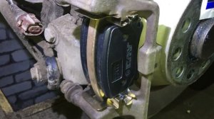 Замена  задних колодок с электроручником на AUDI A6