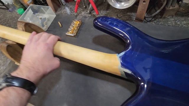 Spector Bass Guitar Restoration PART 1 смотреть онлайн