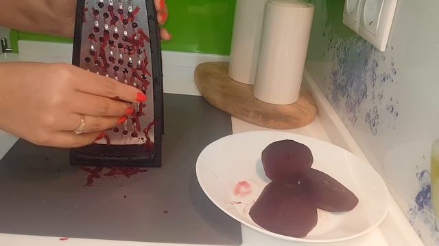 Сельдь под шубой! Классический рецепт сельди под шубой! Новогоднее меню?Herring under a fur coat! смотреть онлайн