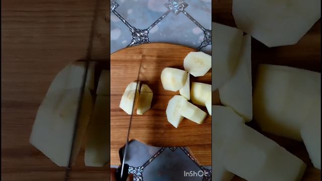 Шарлотка с клубникой и яблоками готовлю только так #выпечка#шарлотка#пирог#готовитьпросто#вкусно смотреть онлайн