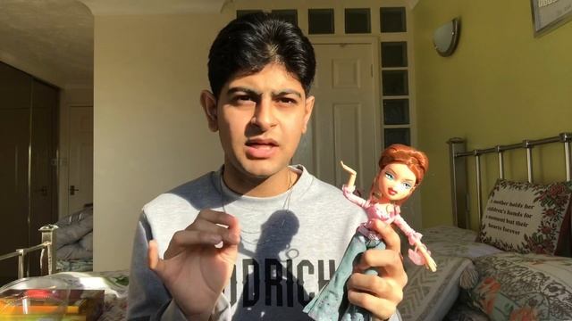 Love at first sight?! | Bratz Sweet Heart Meygan Reproduction Unboxing and Review смотреть онлайн