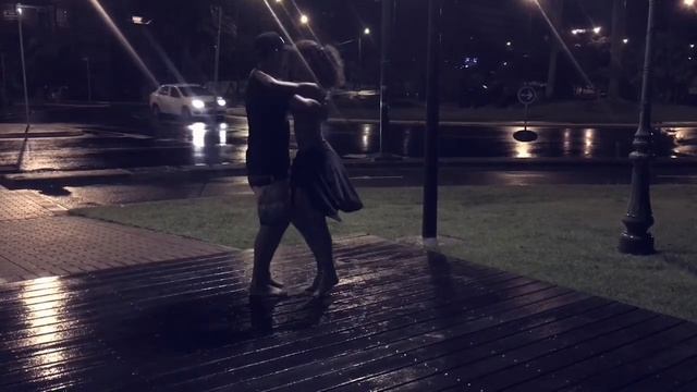Kizomba - Dancing In The Rain - James & Jade / Dj Radikal So Um Minuto