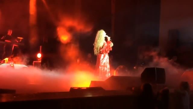 Ольга Полякова привезла в Мариуполь шикарное шоу смотреть онлайн