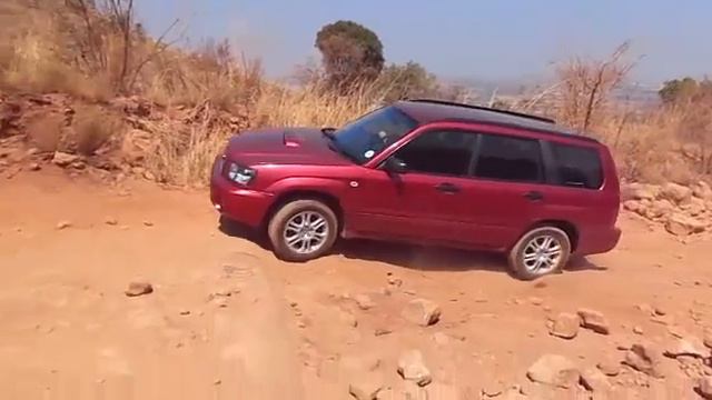 Offroad: 2005 Subaru Forester XT having fun in the Magaliesberg mountains смотреть онлайн