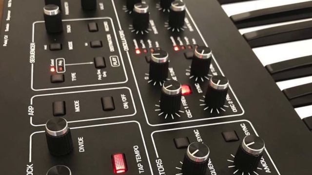 DSI Prophet Rev 2 16 Voice Song Demo смотреть онлайн