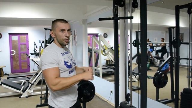 Красивый, подтянутый трицепс у девушек смотреть онлайн