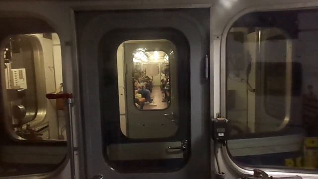 Метропоезд Санкт-Петербурга 8-154: метровагон Ем-501, б. 6256 - 1 линия (31.08.18) смотреть онлайн