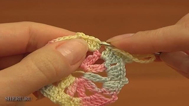Crochet Wrap Урок 13 часть 1 из 3 Ажурная косынка из мотивов смотреть онлайн