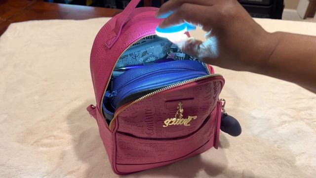 What's in my Juicy Couture Backpack?! 💕 @Just1Espi WIMB?! смотреть онлайн