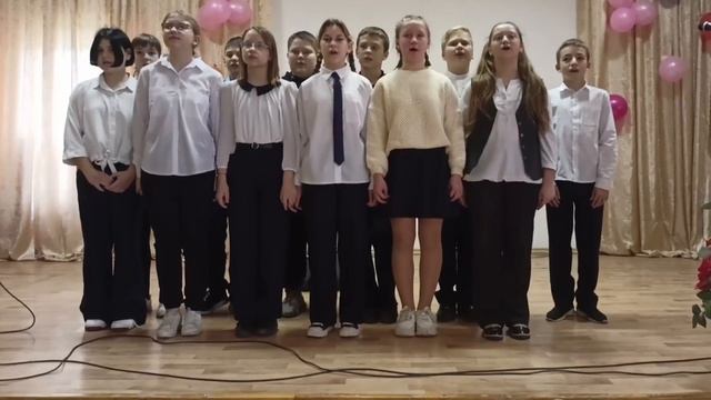 "Гимн России" муз. А.Александрова, сл. С.Михалкова, исп. старшая вокальная группа хора "Домисольки" смотреть онлайн