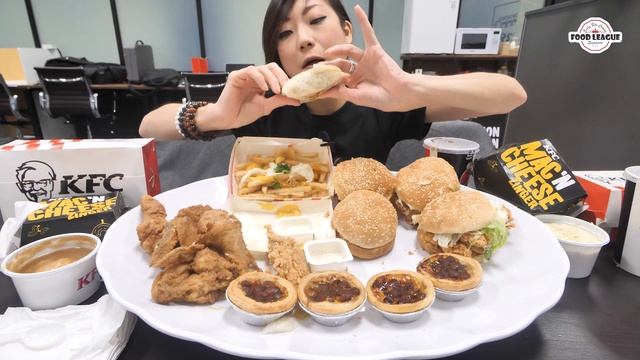 FAST FOOD FRENZY: KFC SINGAPORE! BOBA TEA EGG TARTS? смотреть онлайн