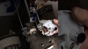 Toyota Corolla e120 замена топливного фильтра Часть 3