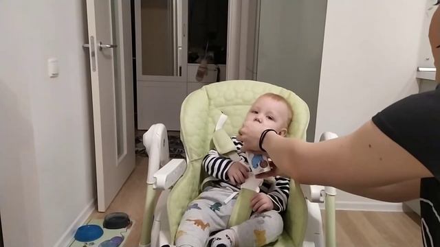 Суп для 9-ти месячного ребенка, поход в гости, кушаем кефир, играем в ванной? смотреть онлайн