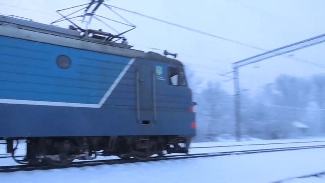 ВЛ10-1479 отправляется с поездом Киев — Солотвино смотреть онлайн