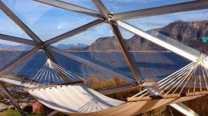 Семья из Норвегии построила дом под куполом, где тепло и уютно даже полярной зимой